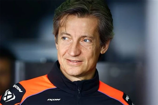 Bos Aprilia Racing Massimo Rivola Berikan Pujian Tak Biasa untuk Legenda MotoGP Valentino Rossi - DigitalMediaPublic